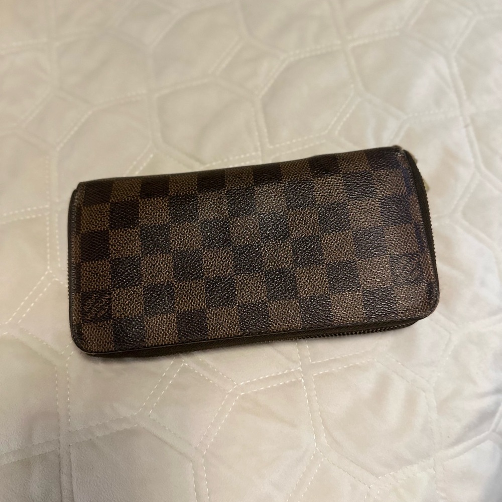 Louis Vuitton Brown Leather Wallet - Picture 2 of 13